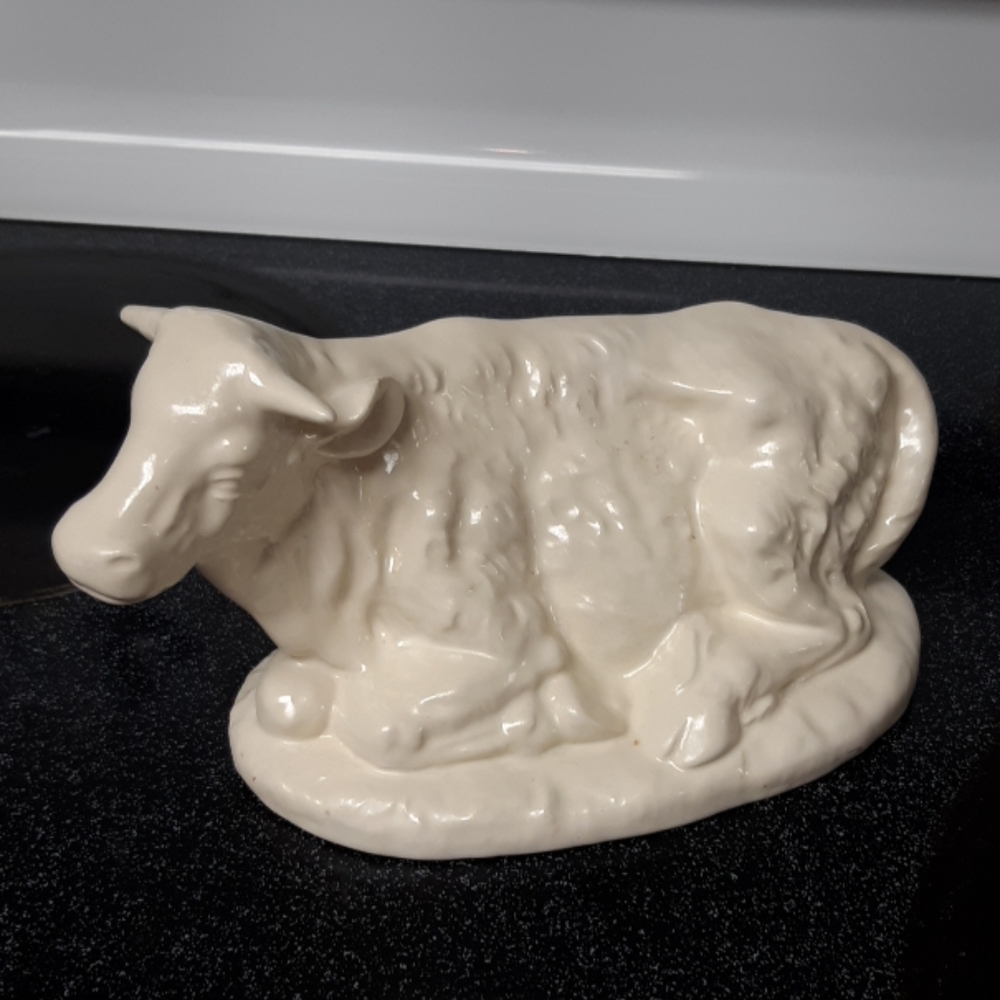 Christmas Nativity statue Animal BULL Lrg Cow ceramic porcelain ivory cream whit